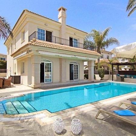 Villa Oceania - Beachfront Paralimni Exterior foto